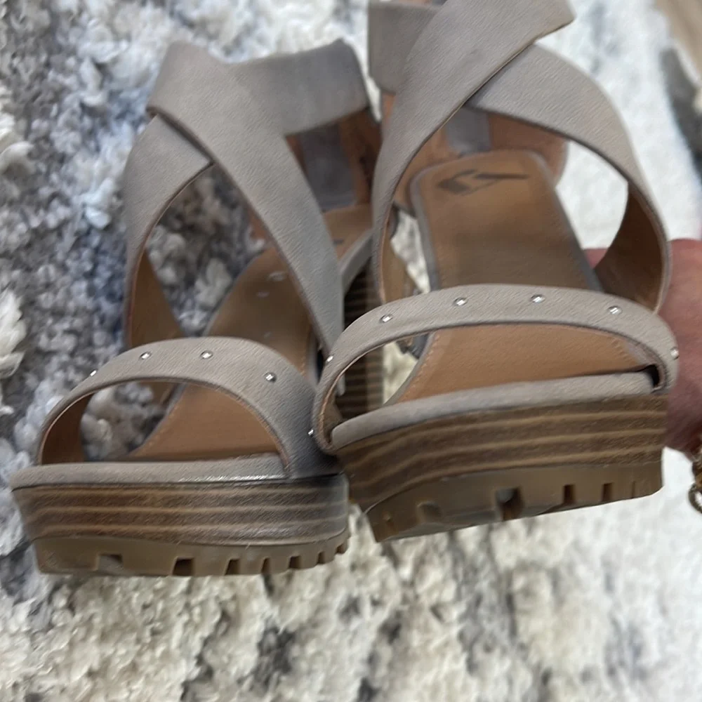 Report Chunky Heels Size 6.5